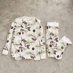 NWT Stars Above Christmas Pinecone Pine Print Pjs